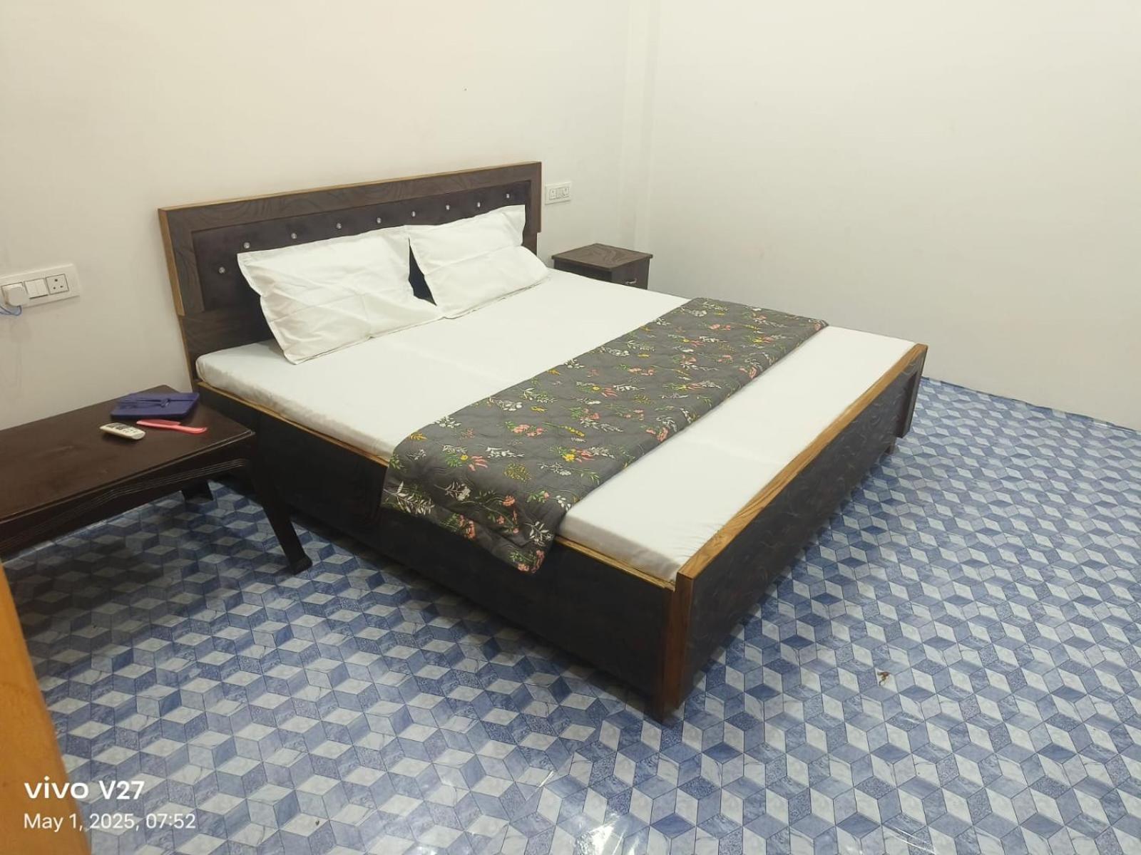 Anand Homestay *
